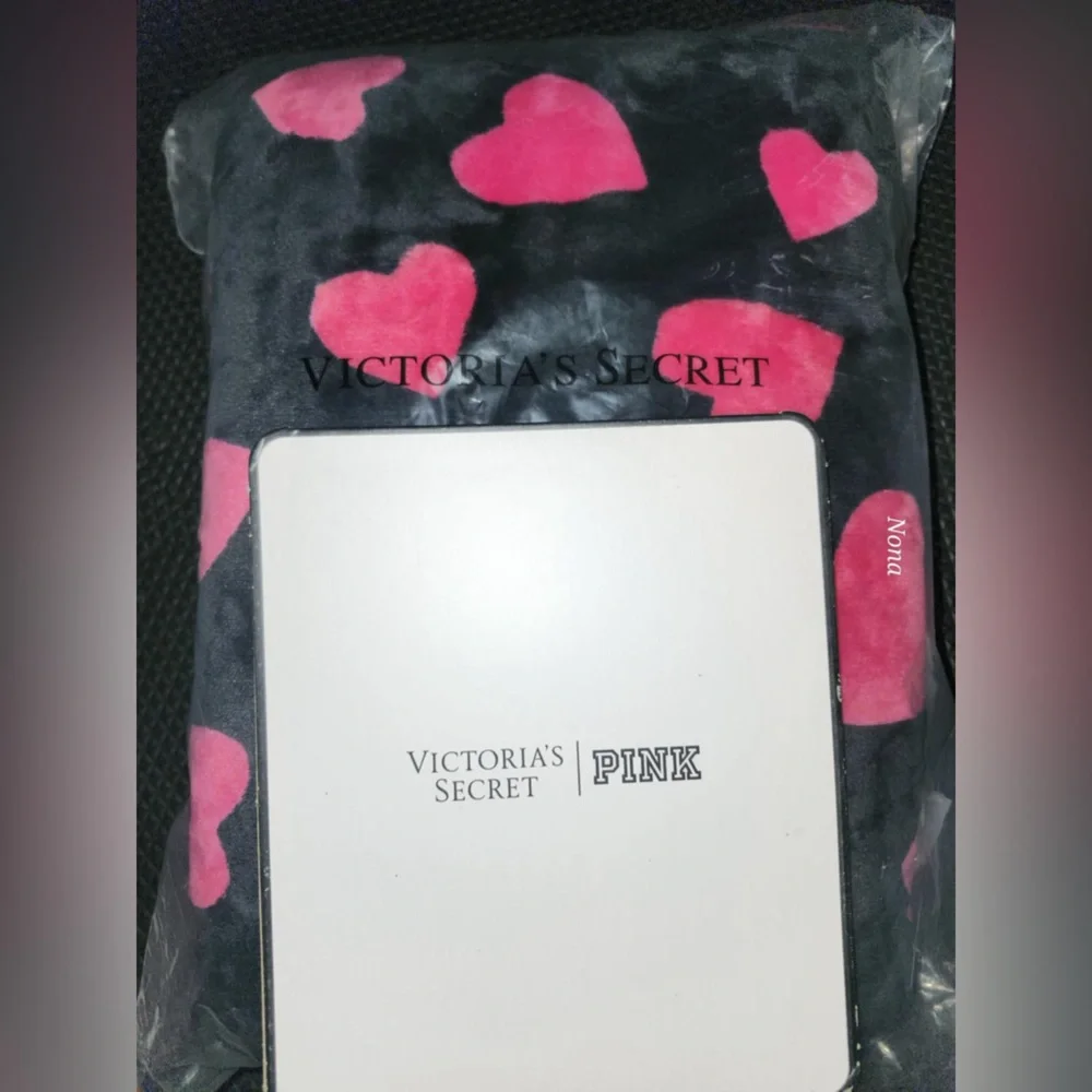 Victoria Secret Heart Blanket NIP